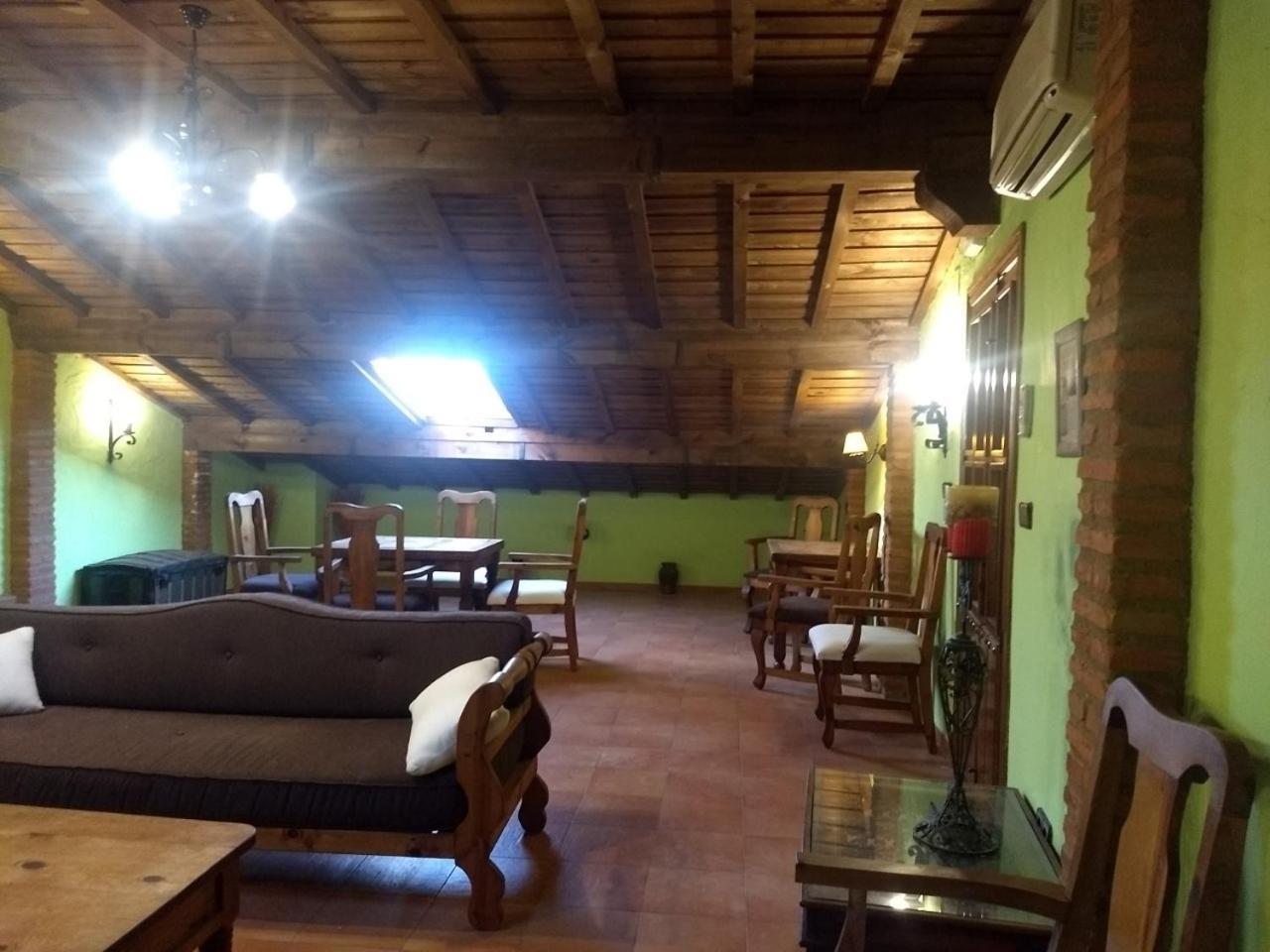 Hotel Villa De Berzocana エクステリア 写真