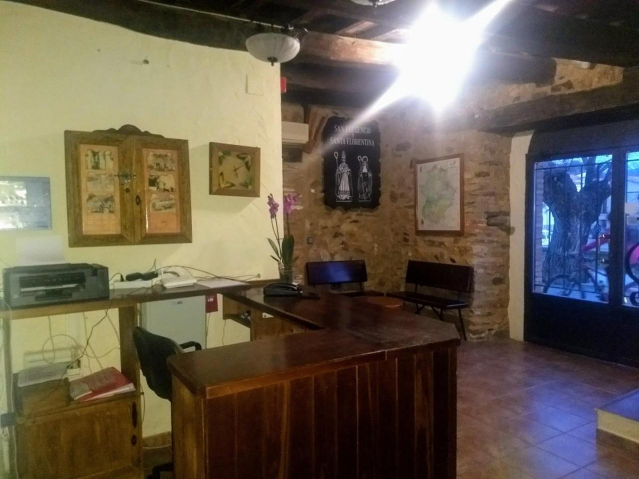 Hotel Villa De Berzocana エクステリア 写真